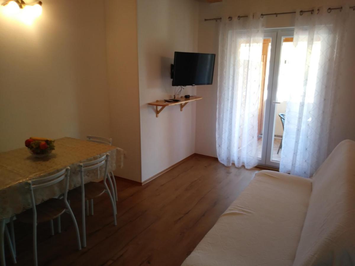 Nives Apartmani Pakostane Exterior photo