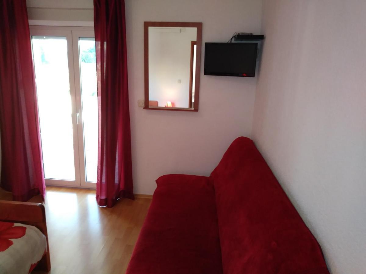 Nives Apartmani Pakostane Exterior photo