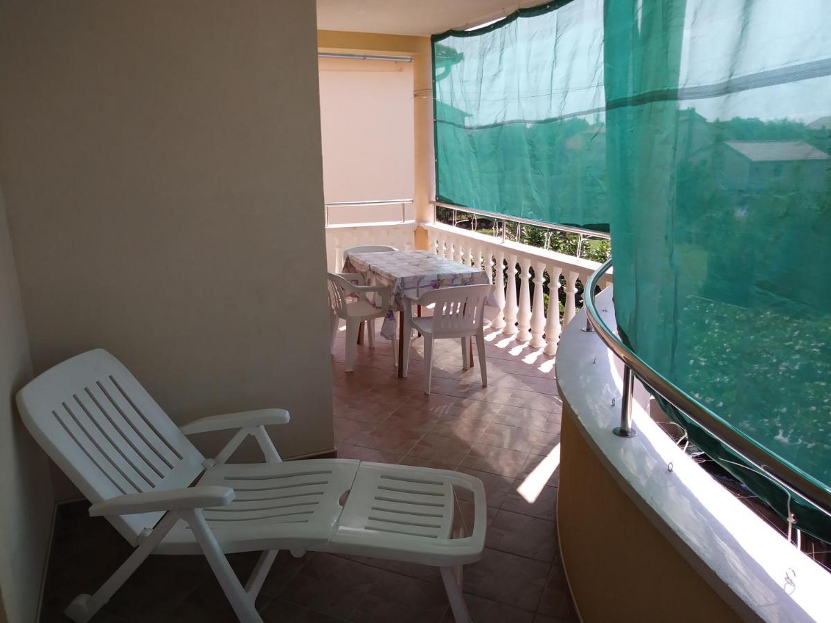 Nives Apartmani Pakostane Exterior photo