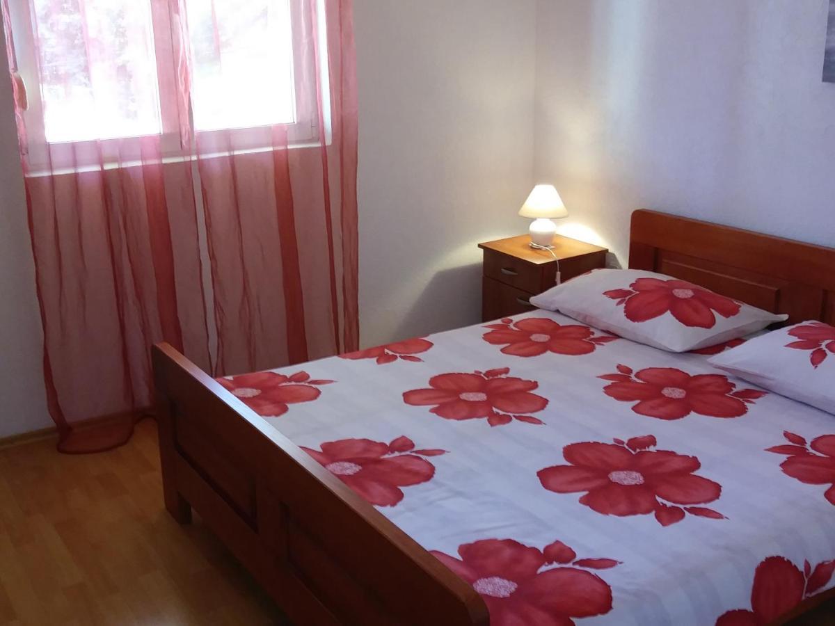 Nives Apartmani Pakostane Exterior photo
