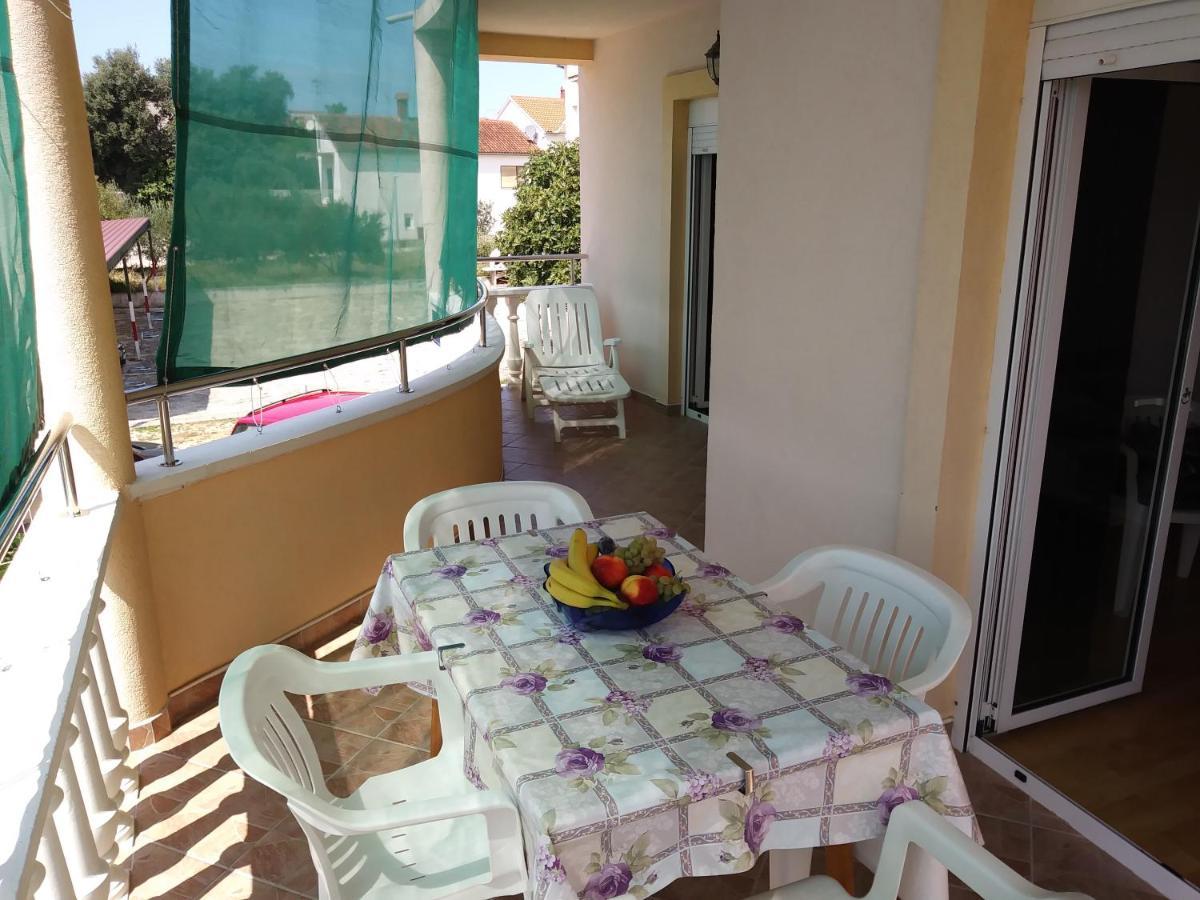 Nives Apartmani Pakostane Exterior photo